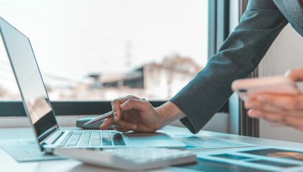 copie de copie de copie de copie de copie de blue cyan 3d minimalist business blog banner 21 