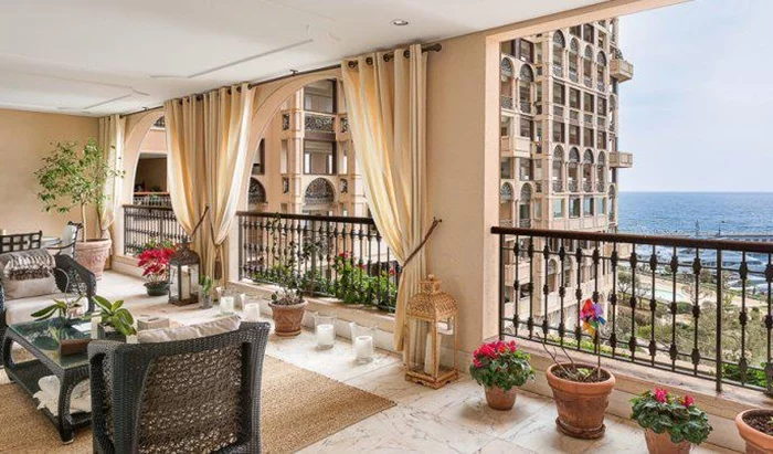 Terasse du port immeuble de Monaco